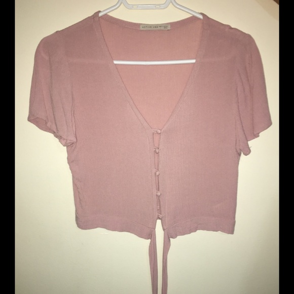 Active USA button-up top with front tie. - Picture 2 of 3